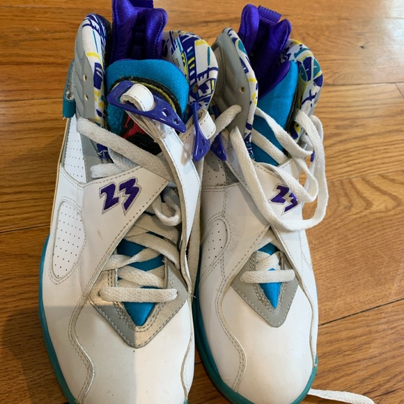 Women’s Jordan 8, aqua - Picture 2 of 5